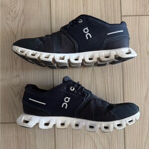 ON Running Women’s Cloud 5 shoes